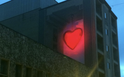 Le cœur de la murale #Sherbylove s’illumine